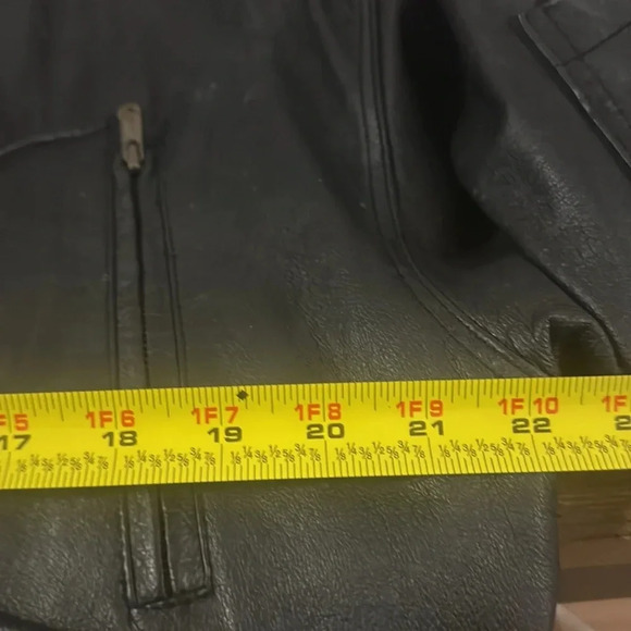 Vintage leather men’s jacket biker style Sz Small. Lots of pockets and has hood. - Picture 3 of 5